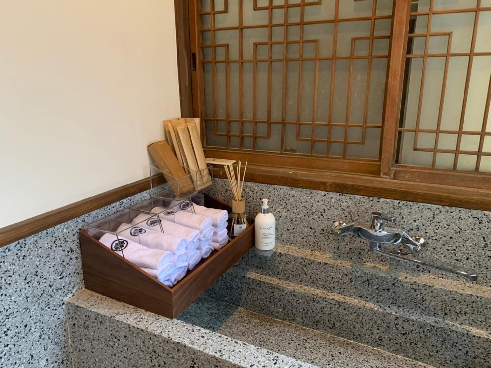 Shiseki Ryokan Kagetsu Taishoukan - Vacation Stay 48535V Takeo Eksteriør billede